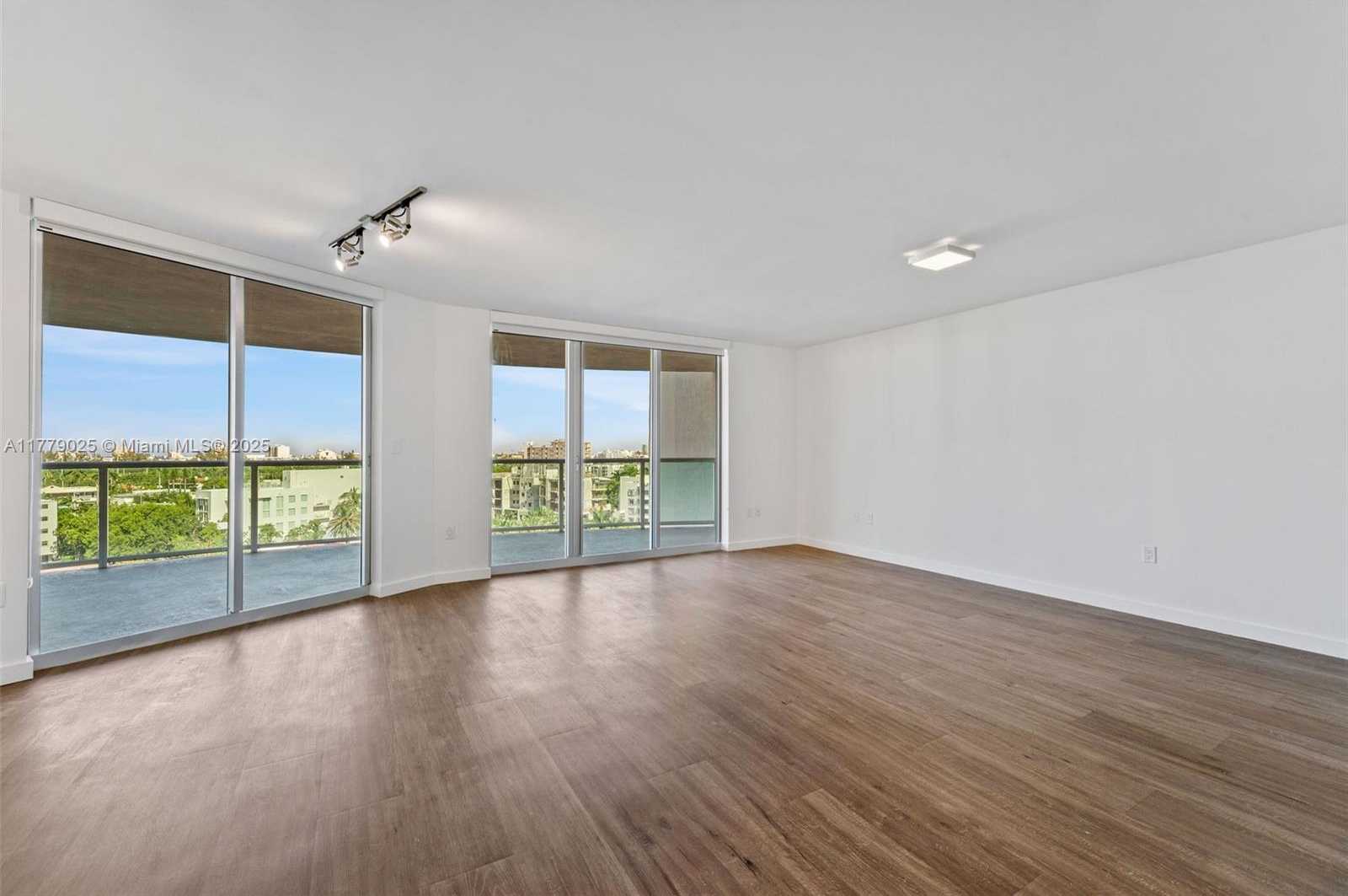 Small Image of 1500 BAY RD #C-1006, Miami Beach Number 8
