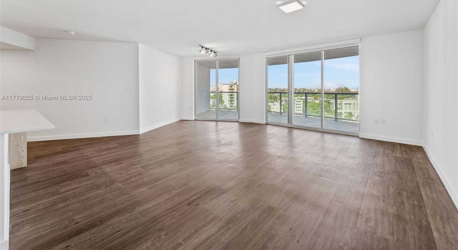 Small Image of 1500 BAY RD #C-1006, Miami Beach Number 9