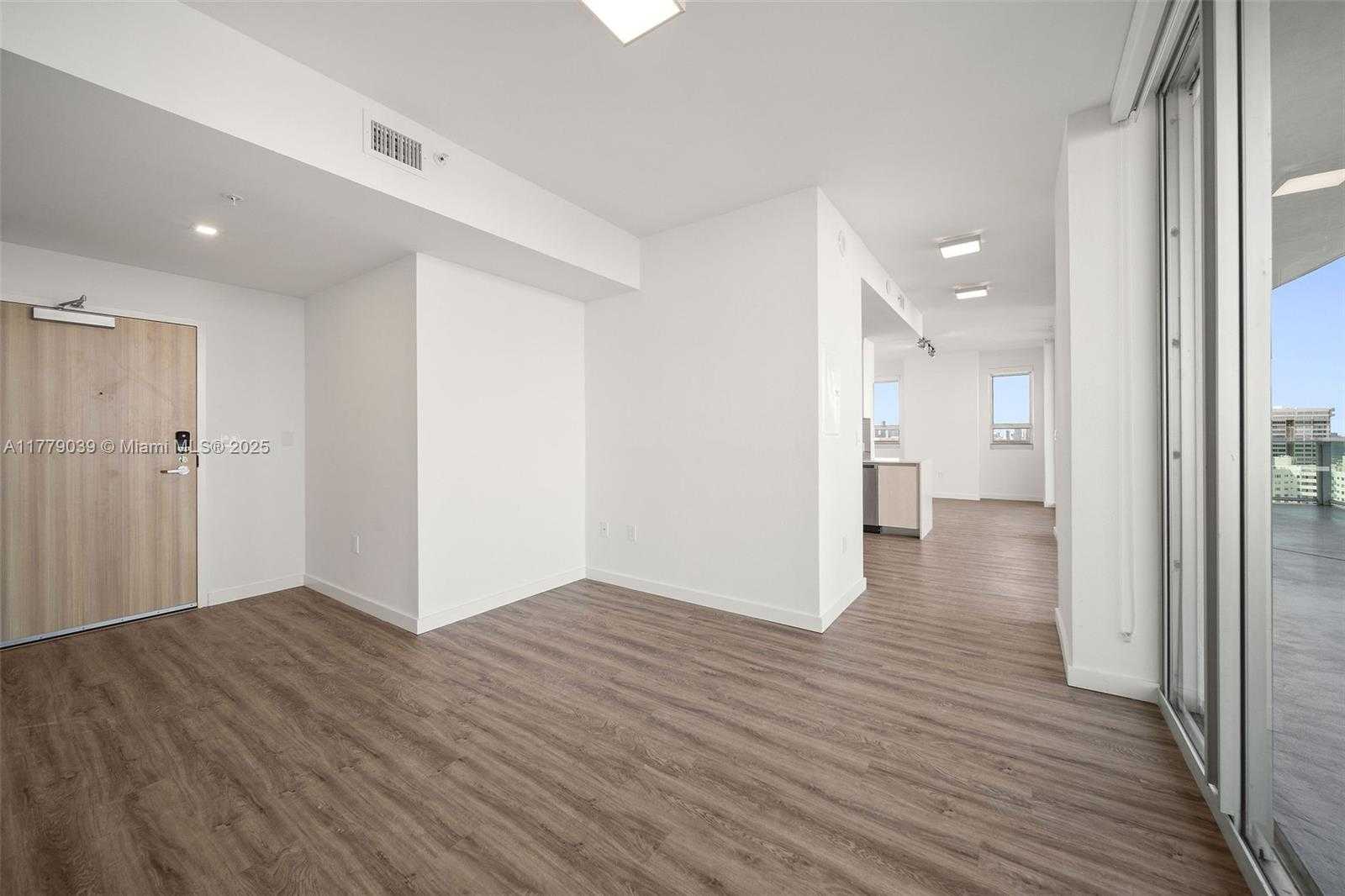 Small Image of 1500 BAY RD #C-2312, Miami Beach Number 12