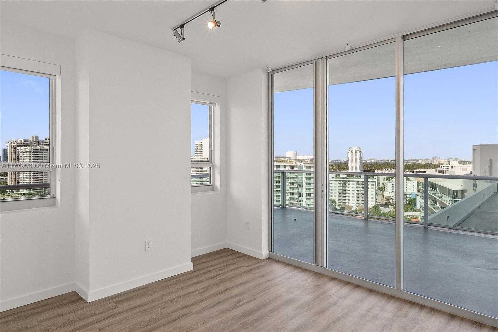 Small Image of 1500 BAY RD #C-2312, Miami Beach Number 16