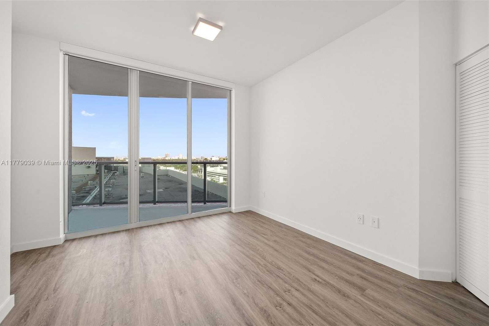Small Image of 1500 BAY RD #C-2312, Miami Beach Number 18