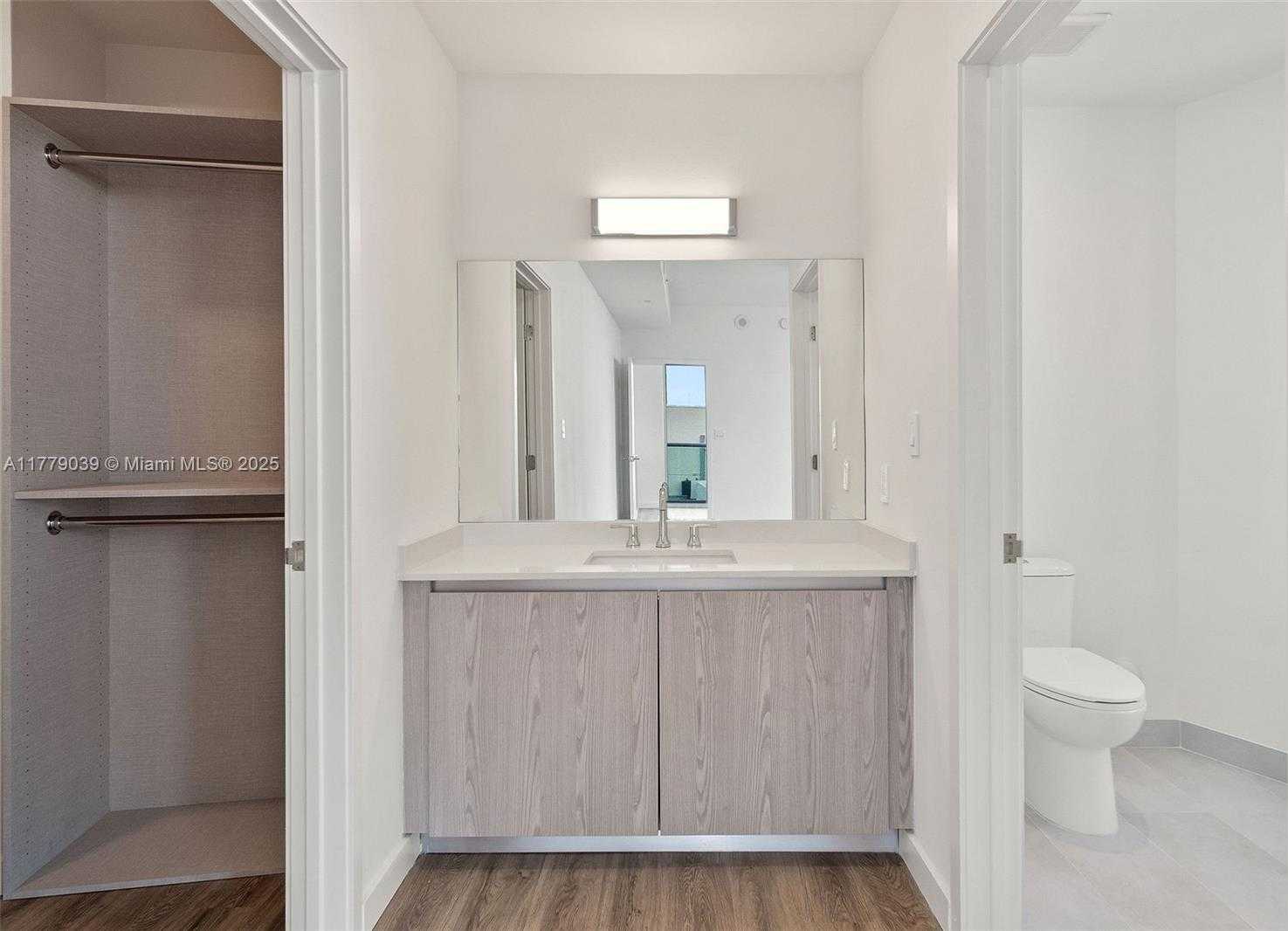 Small Image of 1500 BAY RD #C-2312, Miami Beach Number 23