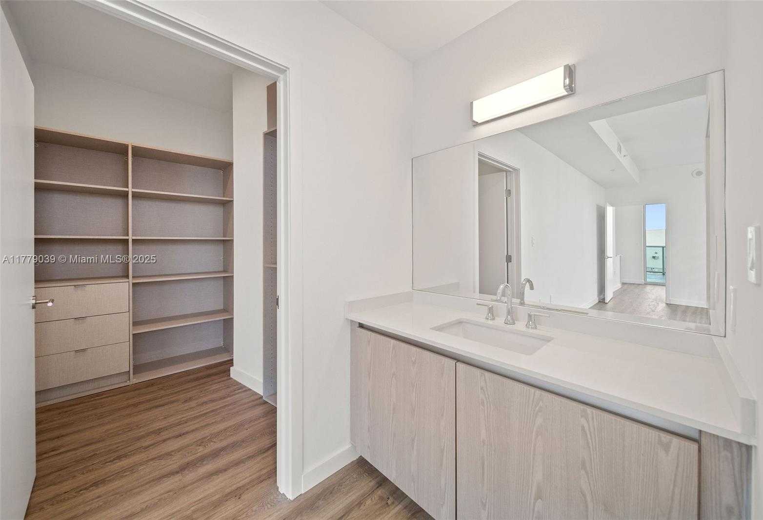 Small Image of 1500 BAY RD #C-2312, Miami Beach Number 25