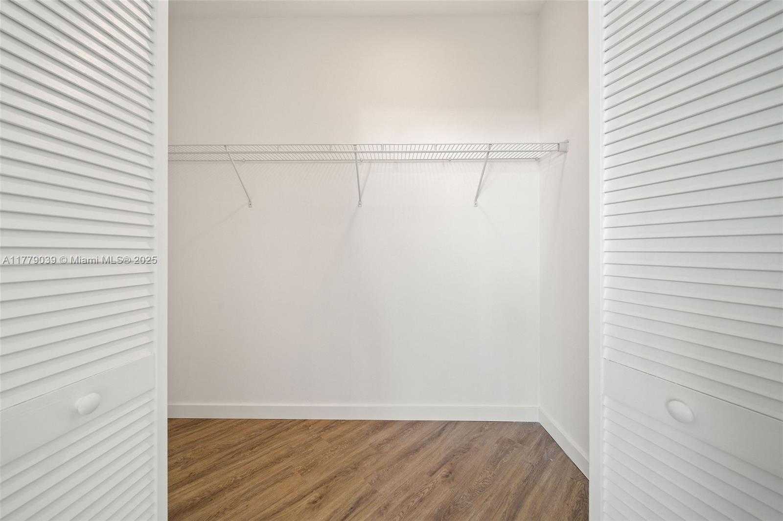 Small Image of 1500 BAY RD #C-2312, Miami Beach Number 31