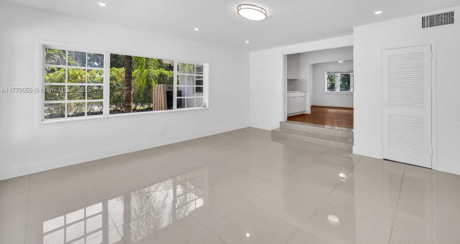 Small Image of 11801 NORTH EAST 11 AVE #SOUTH, Biscayne Park Number 12
