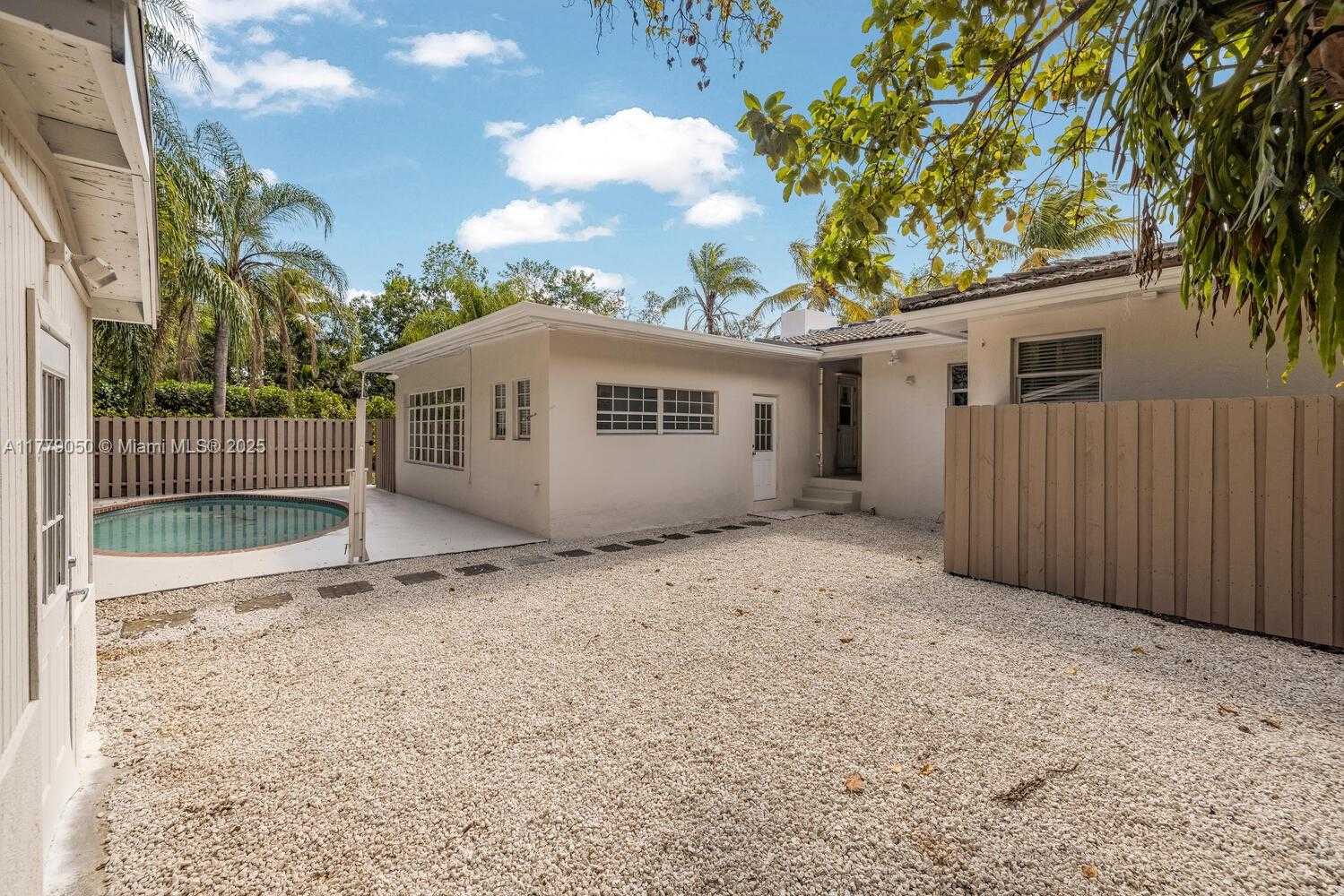 Small Image of 11801 NORTH EAST 11 AVE #SOUTH, Biscayne Park Number 13