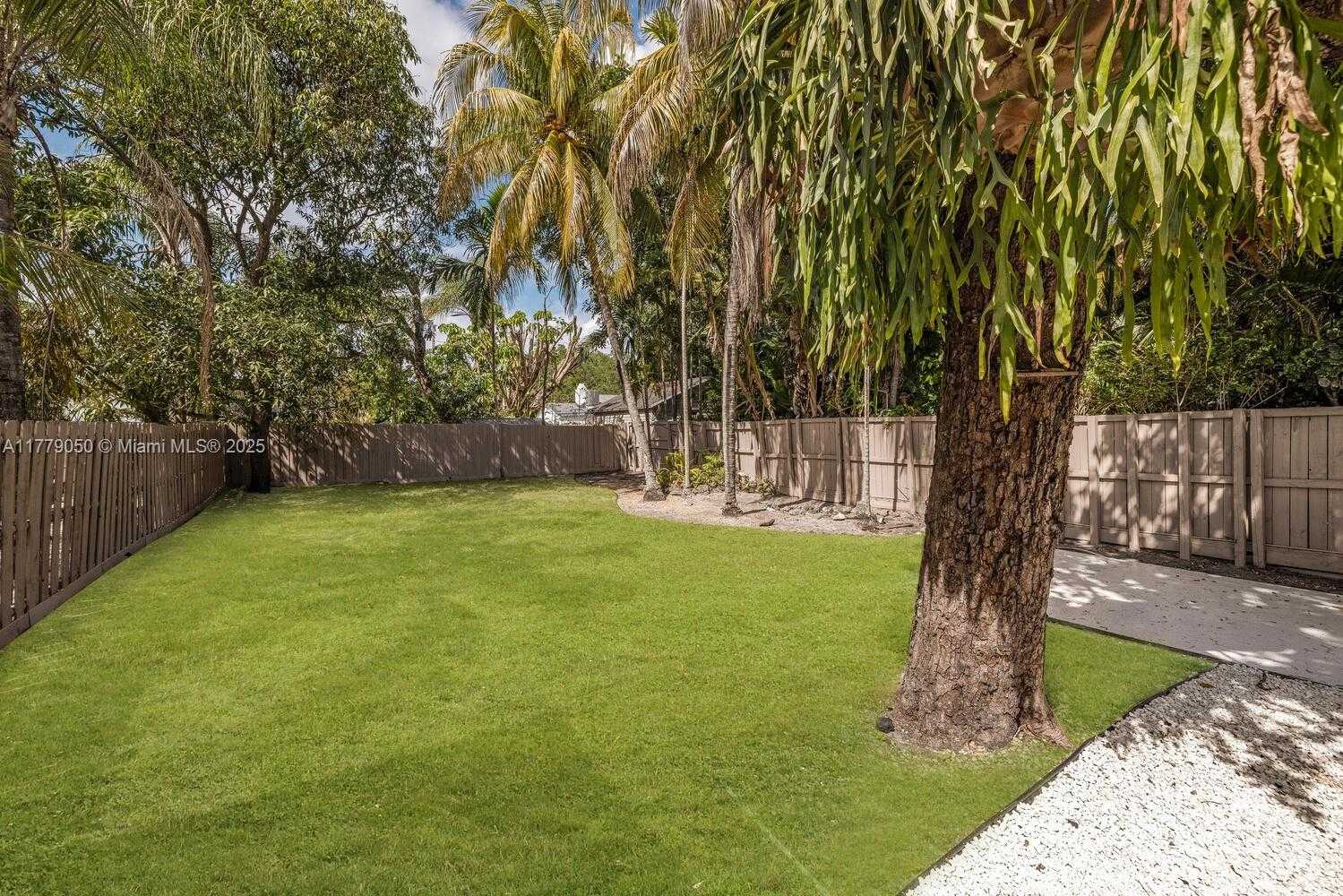 Small Image of 11801 NORTH EAST 11 AVE #SOUTH, Biscayne Park Number 15