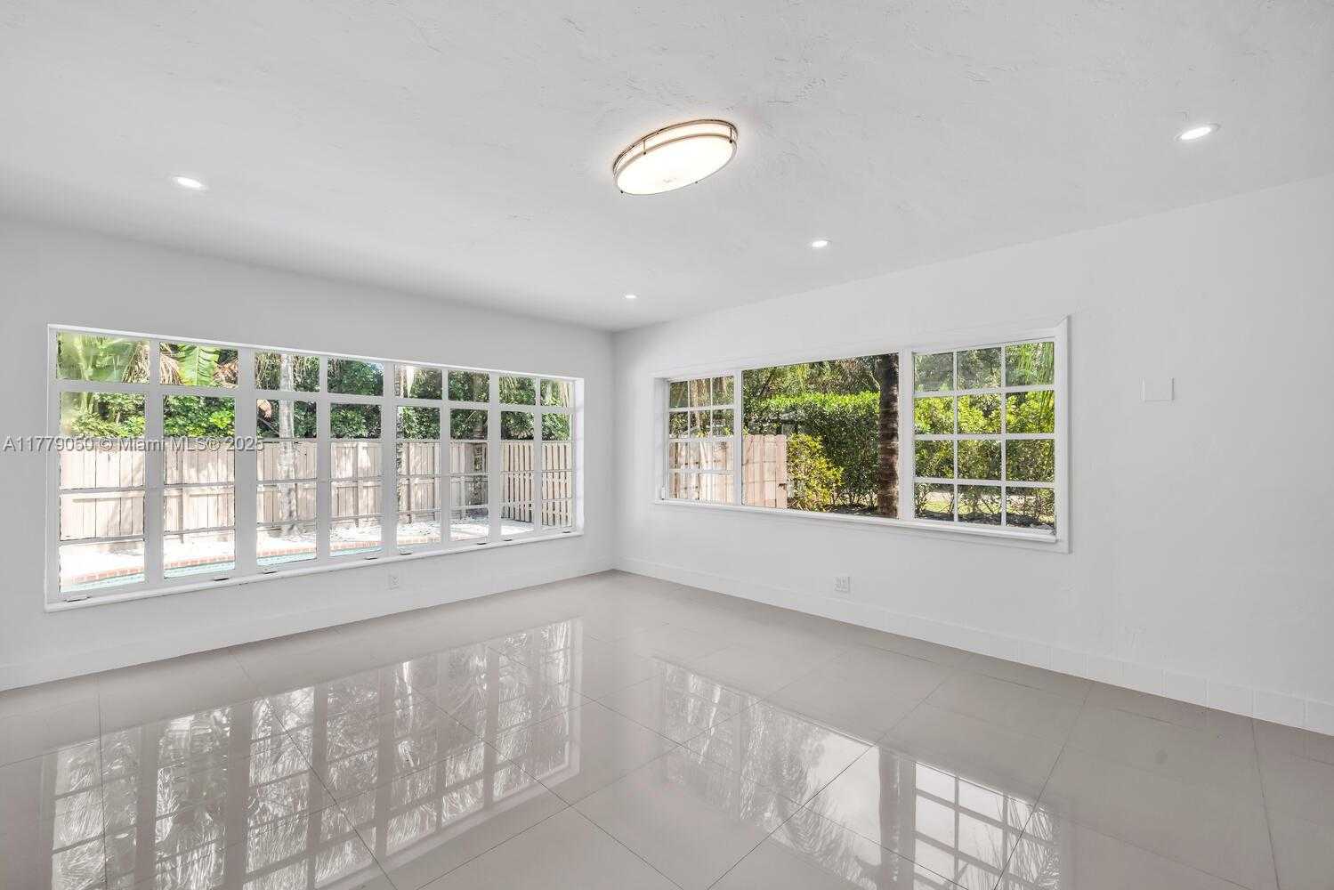 Small Image of 11801 NORTH EAST 11 AVE #SOUTH, Biscayne Park Number 4