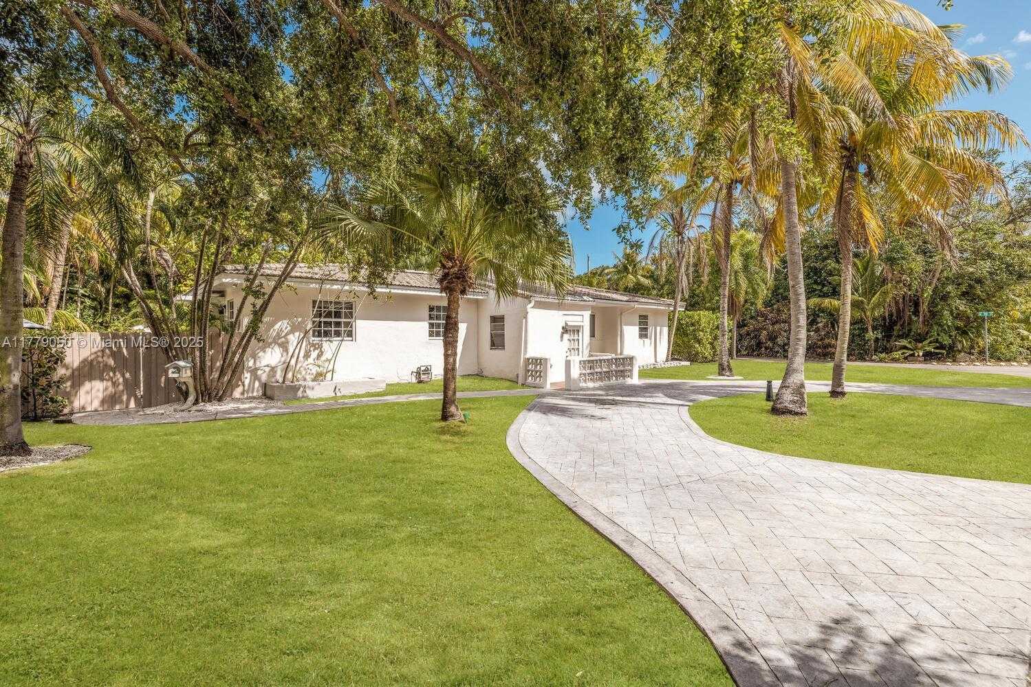 Small Image of 11801 NORTH EAST 11 AVE #SOUTH, Biscayne Park Number 9