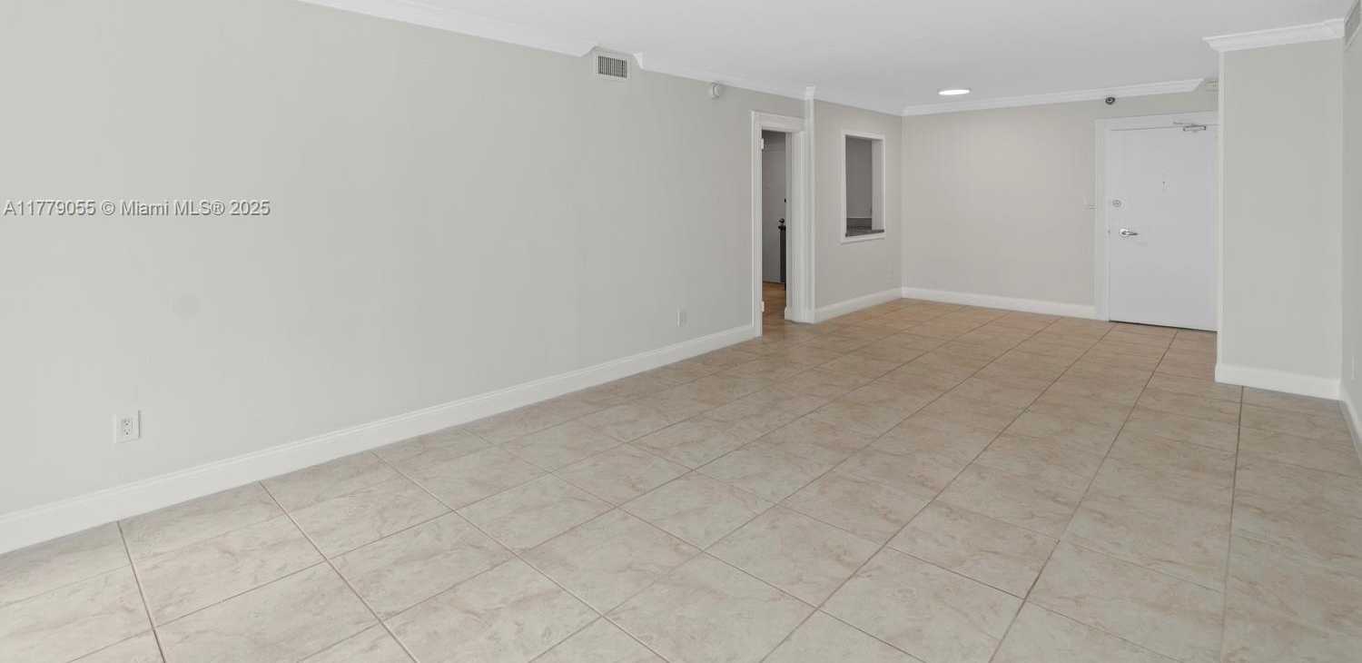 Small Image of 5161 COLLINS AVE #701, Miami Beach Number 6