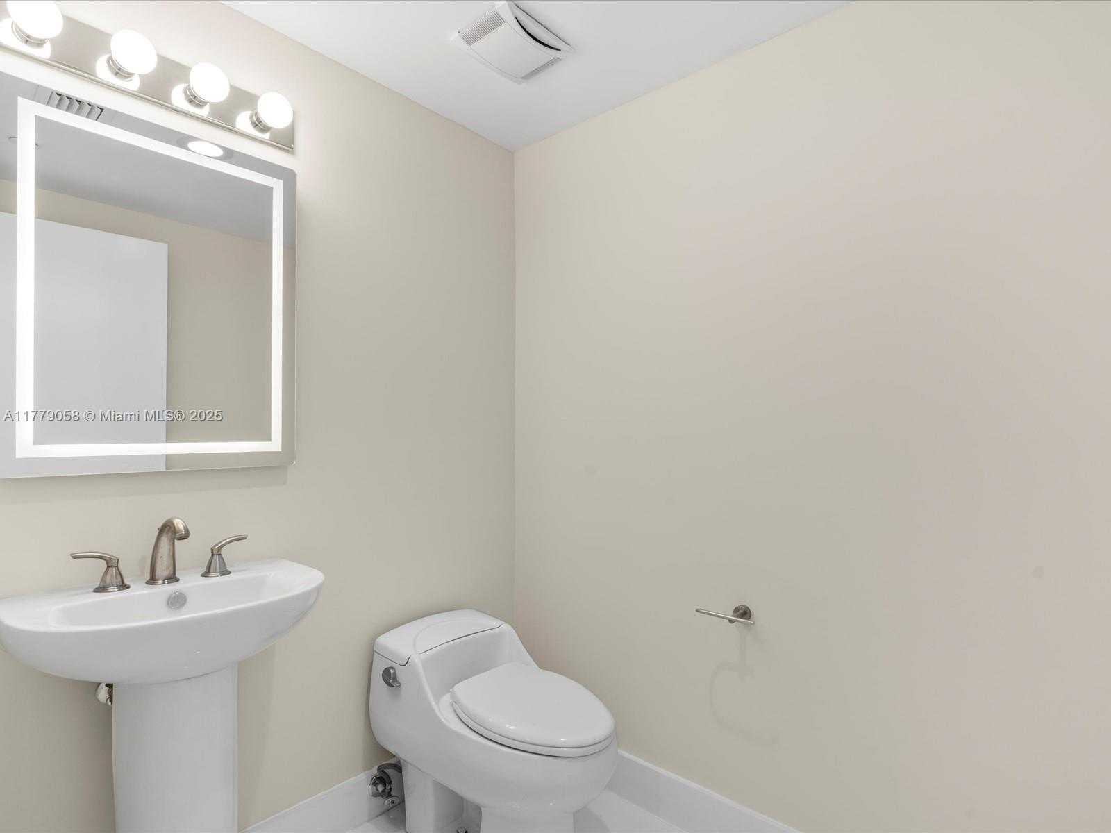 Small Image of 3301 NORTH EAST 183RD ST #1204, Aventura Number 23