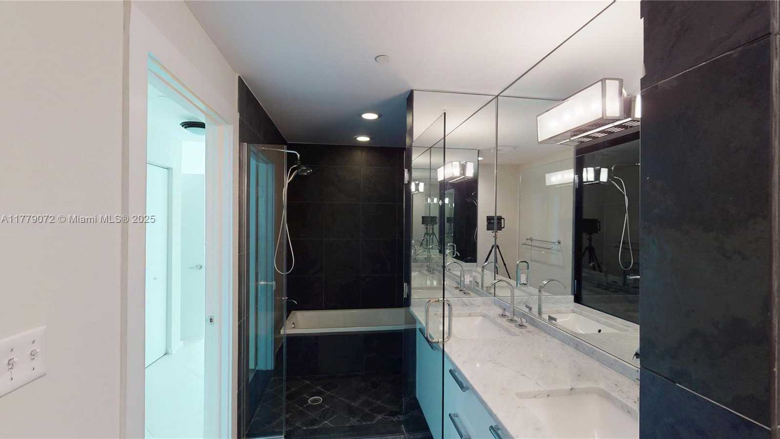 Small Image of 900 BISCAYNE BLVD #4312, Miami Number 14