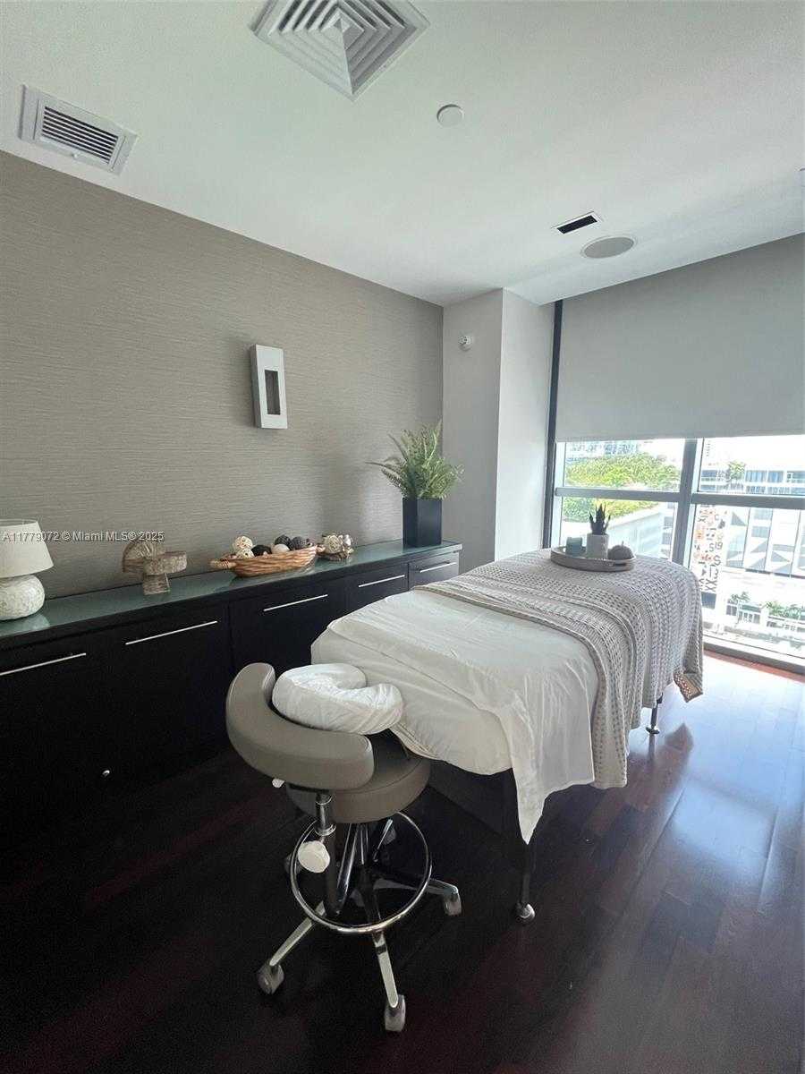 Small Image of 900 BISCAYNE BLVD #4312, Miami Number 36
