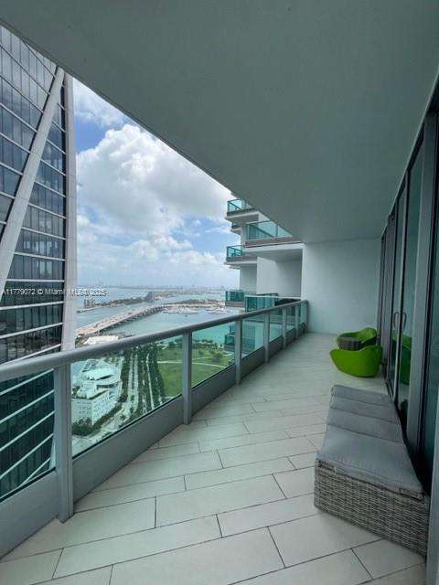 Small Image of 900 BISCAYNE BLVD #4312, Miami Number 4