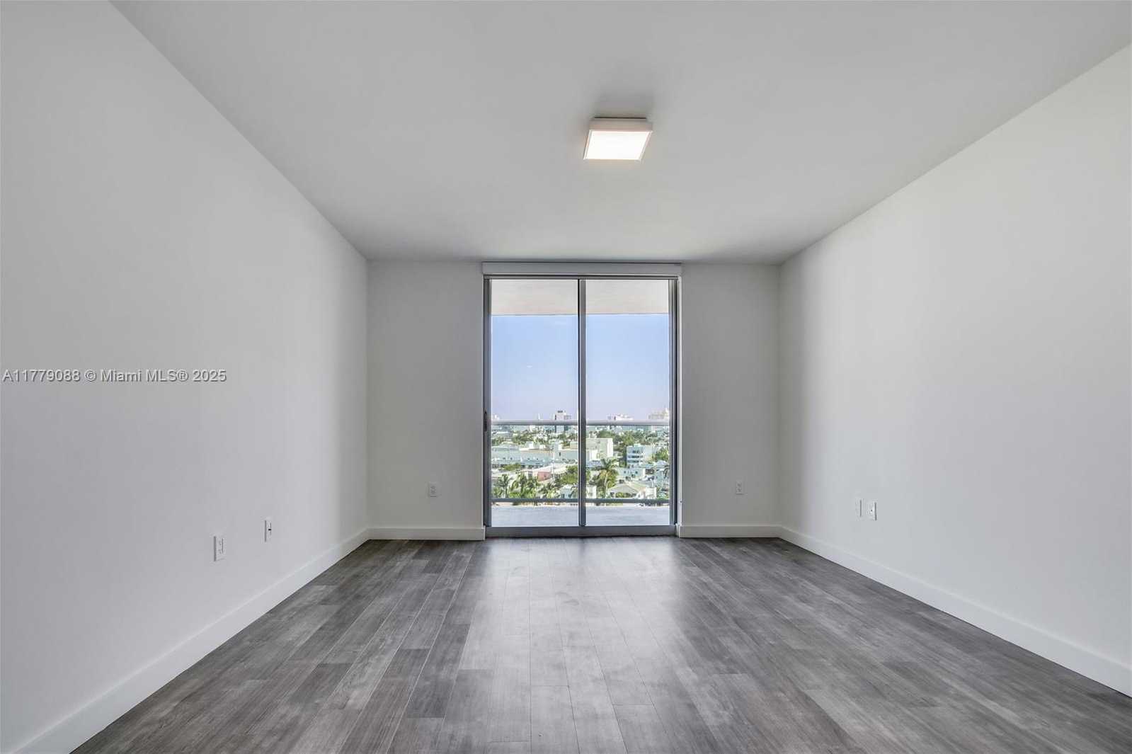 Small Image of 1500 BAY RD #C-2408, Miami Beach Number 18
