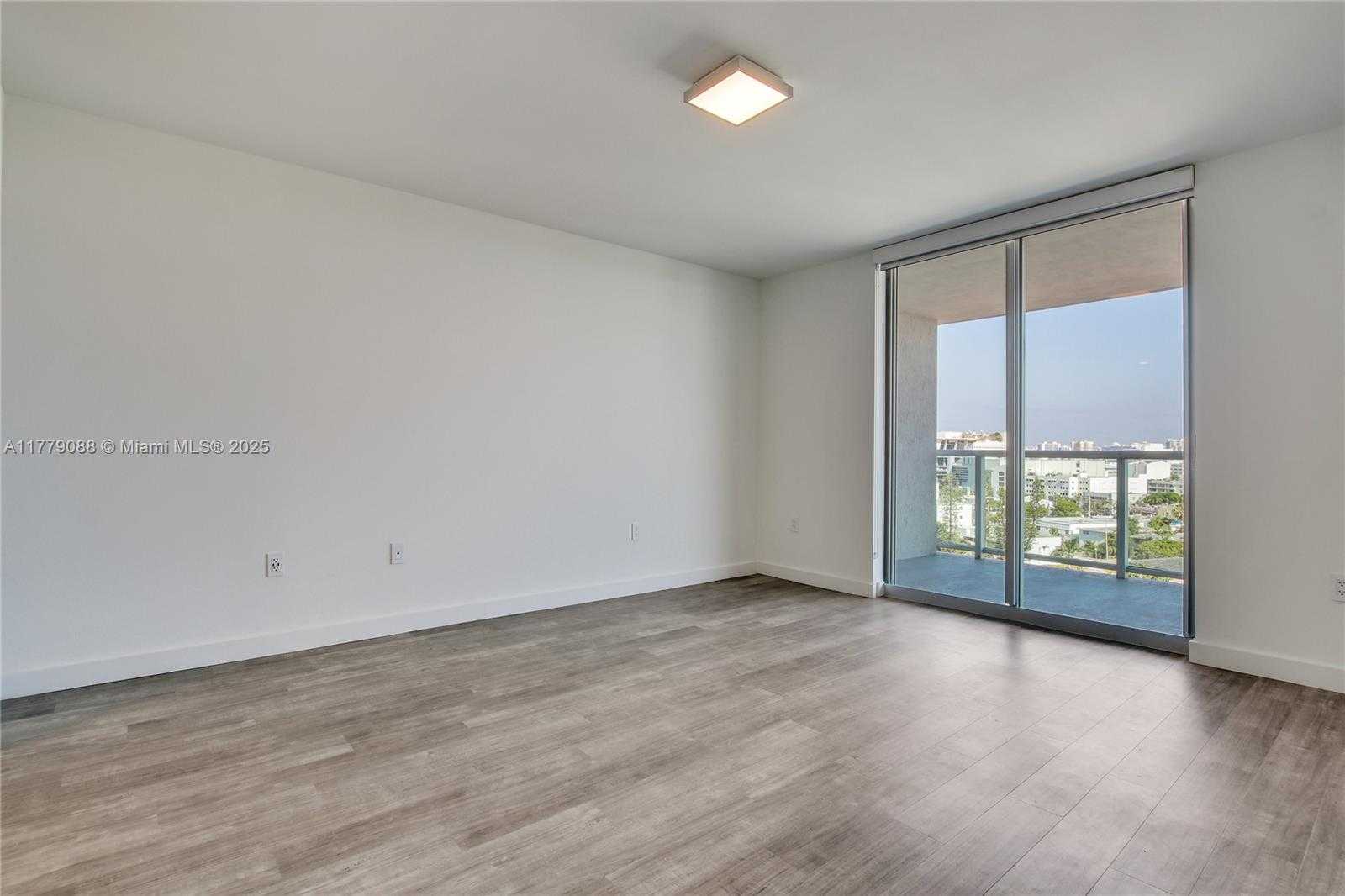 Small Image of 1500 BAY RD #C-2408, Miami Beach Number 21