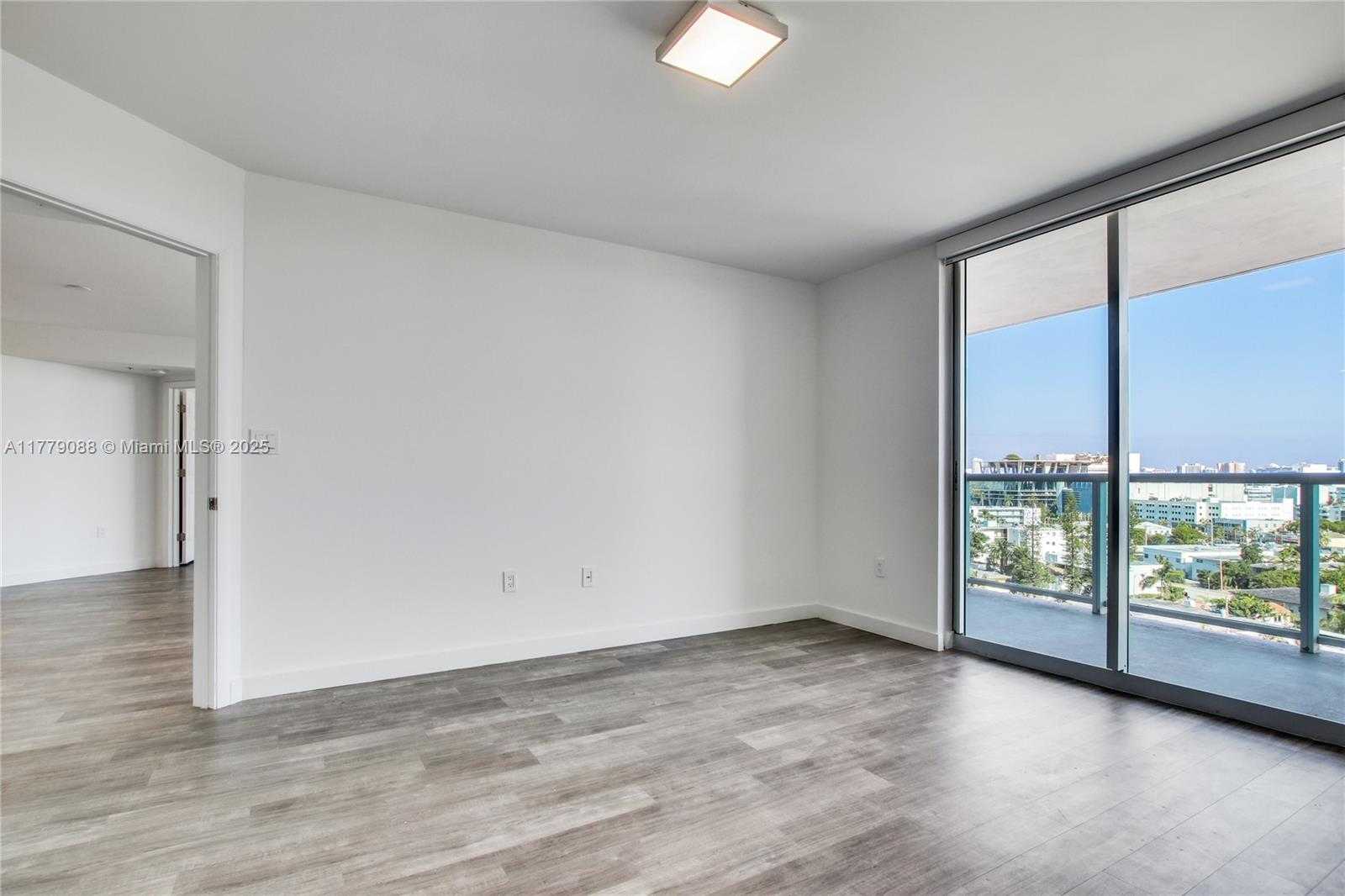 Small Image of 1500 BAY RD #C-2408, Miami Beach Number 27