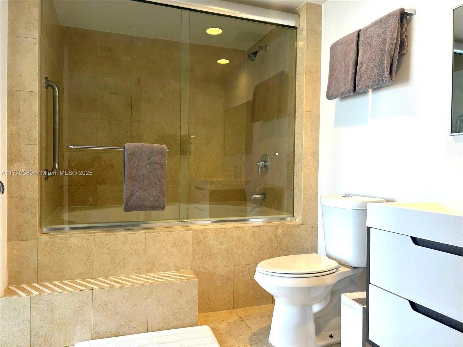Small Image of 1830 SOUTH OCEAN DR #1907, Hallandale Beach Number 10