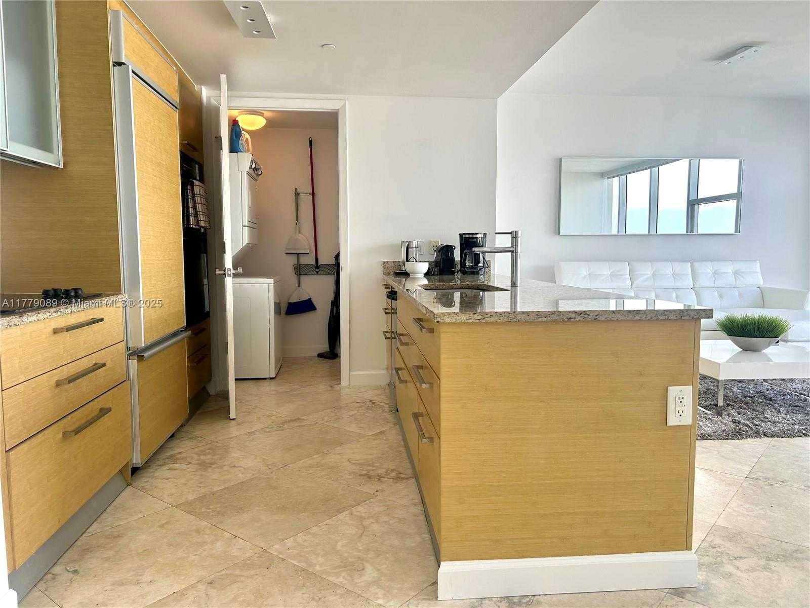 Small Image of 1830 SOUTH OCEAN DR #1907, Hallandale Beach Number 19