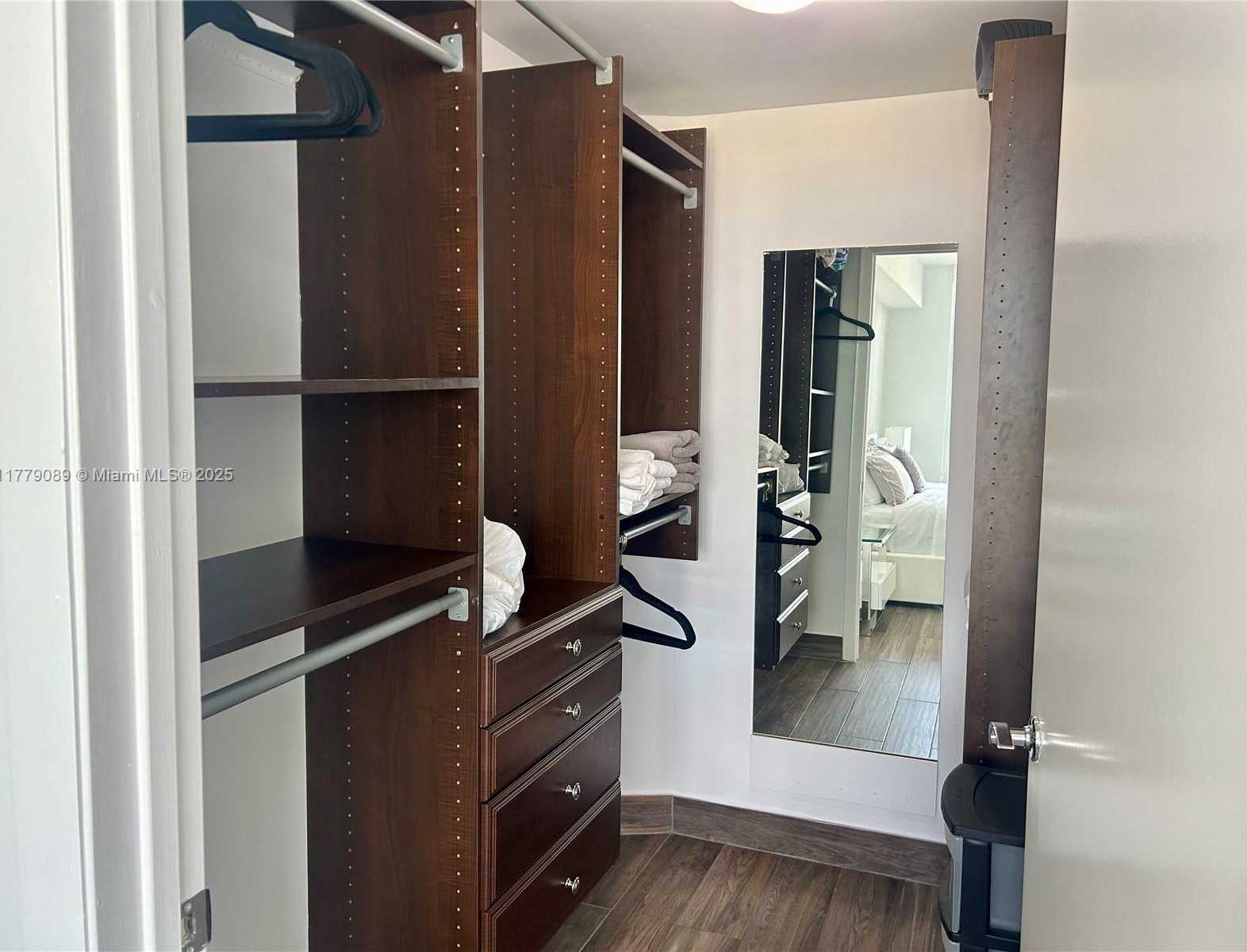 Small Image of 1830 SOUTH OCEAN DR #1907, Hallandale Beach Number 8