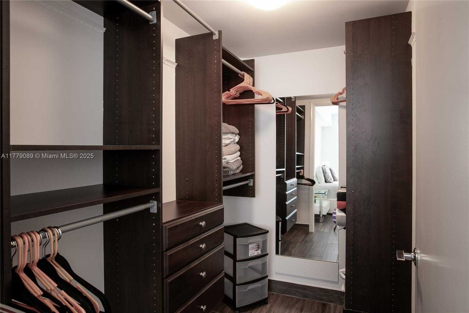 Small Image of 1830 SOUTH OCEAN DR #1907, Hallandale Beach Number 9