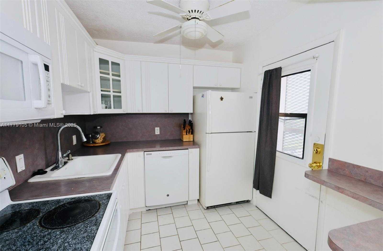 Small Image of 3475 NORTH COUNTRY CLUB DR #401, Aventura Number 4