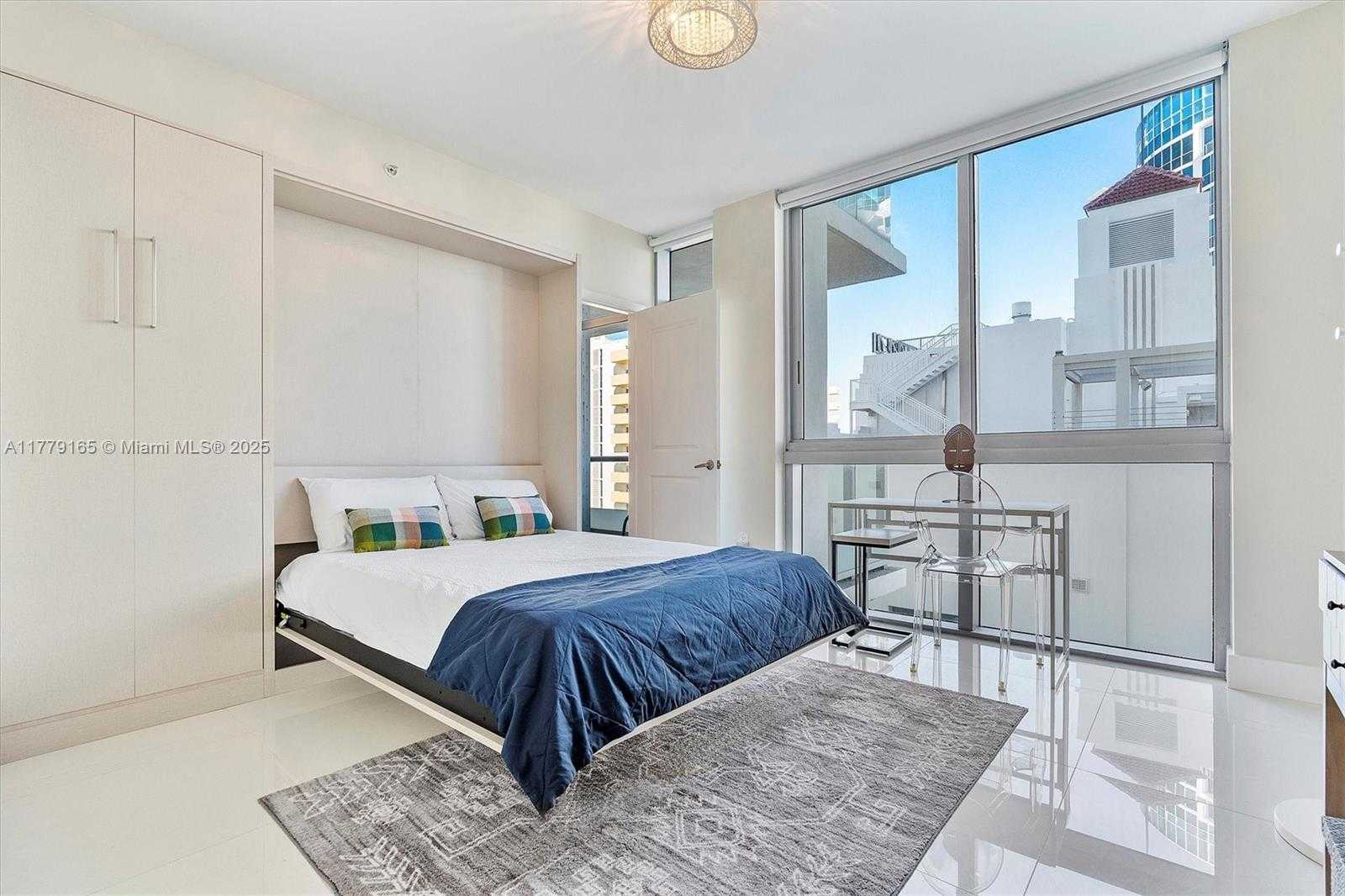 Small Image of 3737 COLLINS AVE #S-804, Miami Beach Number 17