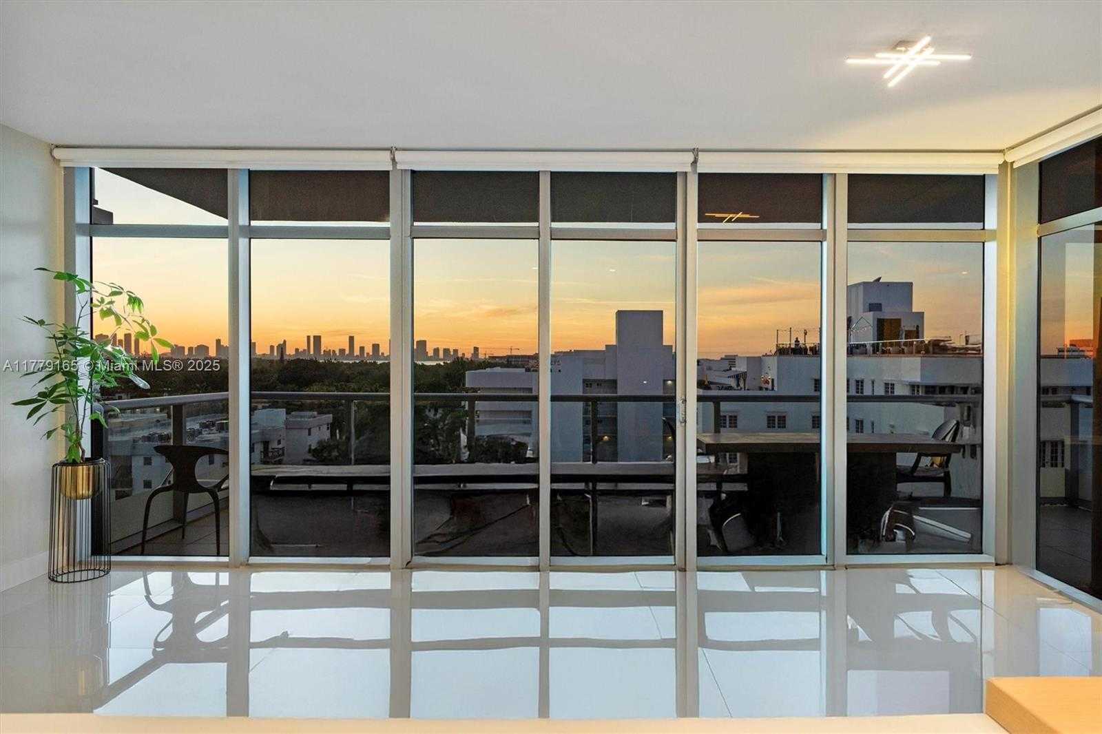 Small Image of 3737 COLLINS AVE #S-804, Miami Beach Number 24