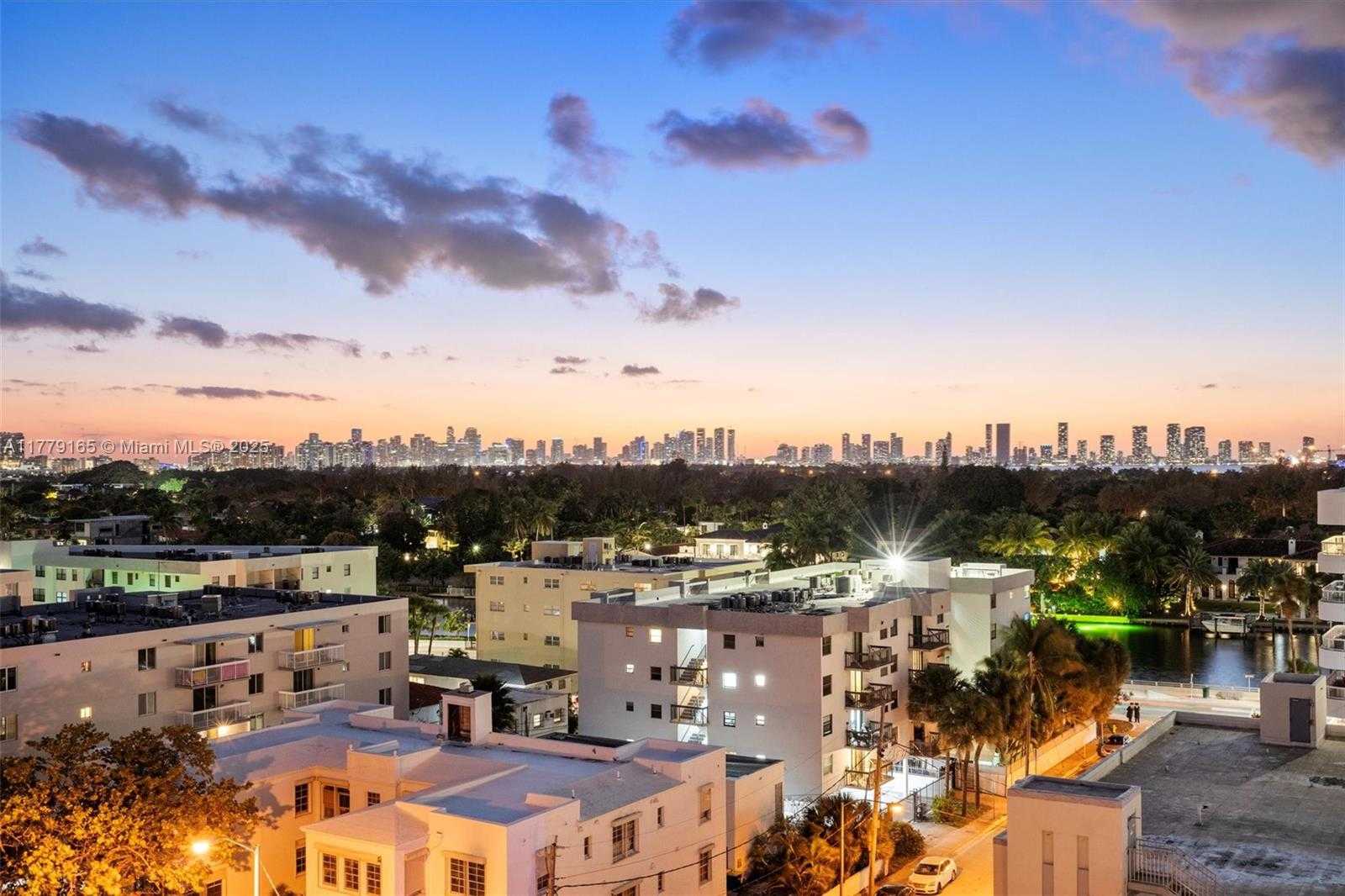 Small Image of 3737 COLLINS AVE #S-804, Miami Beach Number 25