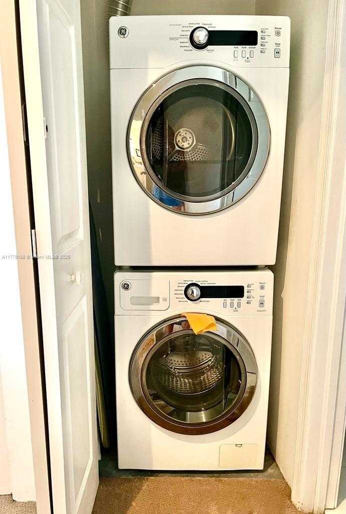 Small Image of 3530 MYSTIC POINTE DR #PH-07, Aventura Number 14
