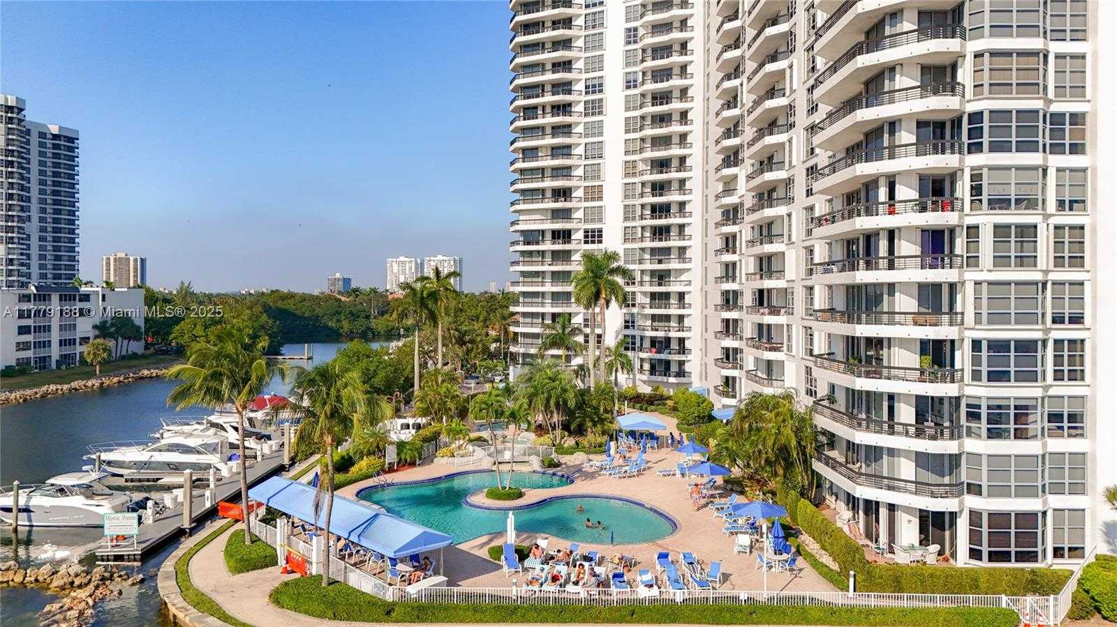 Small Image of 3530 MYSTIC POINTE DR #PH-07, Aventura Number 17