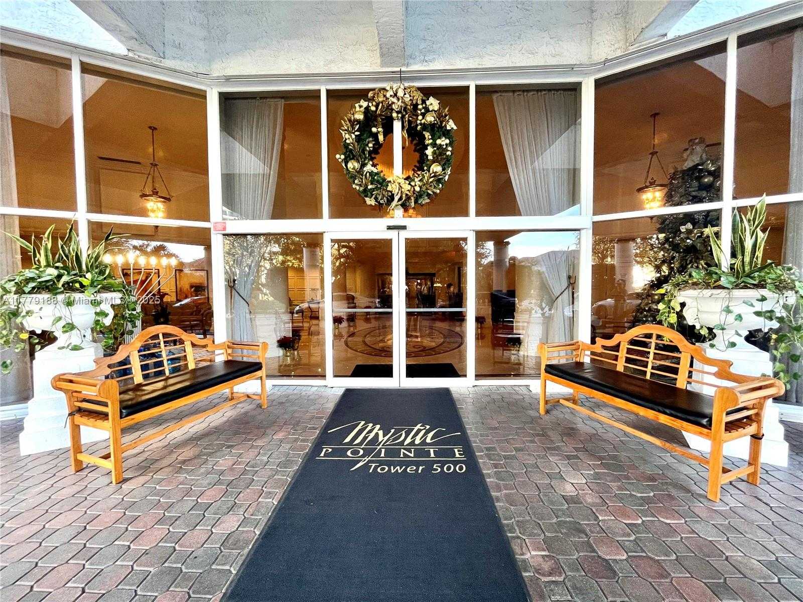 Small Image of 3530 MYSTIC POINTE DR #PH-07, Aventura Number 18