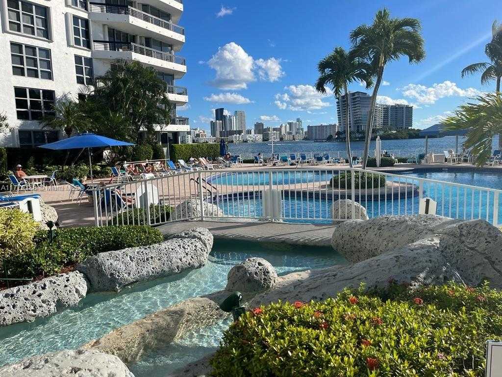 Small Image of 3530 MYSTIC POINTE DR #PH-07, Aventura Number 25