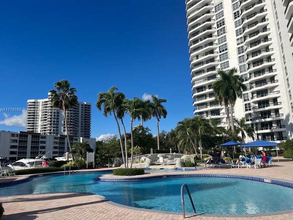 Small Image of 3530 MYSTIC POINTE DR #PH-07, Aventura Number 26