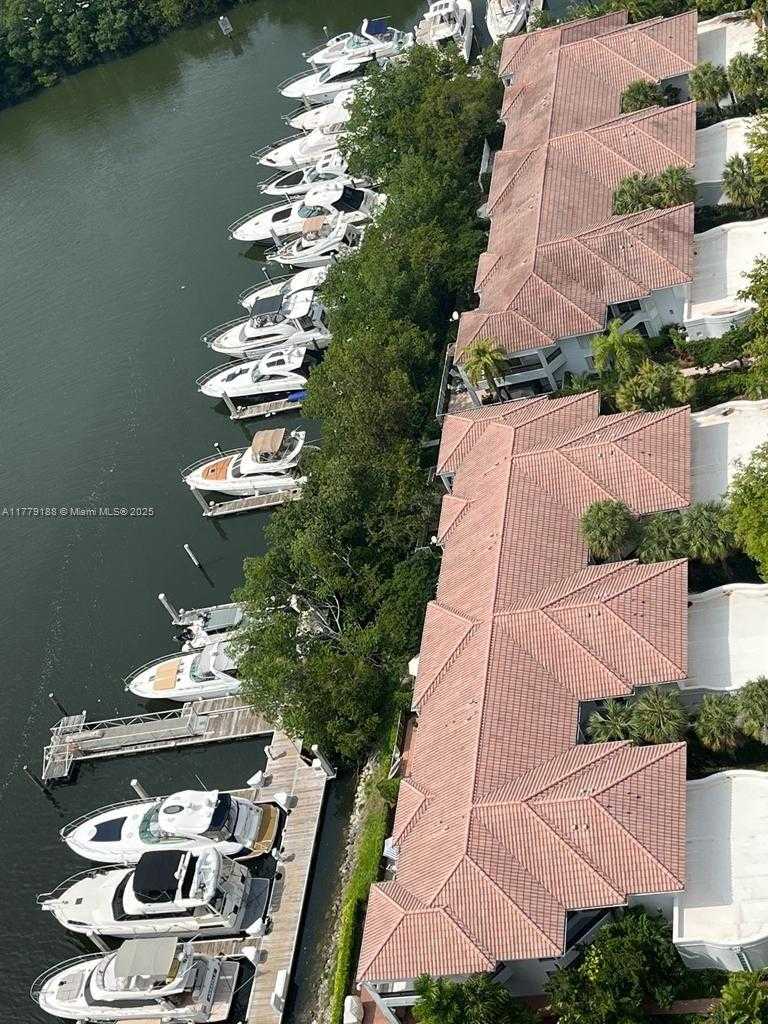Small Image of 3530 MYSTIC POINTE DR #PH-07, Aventura Number 32