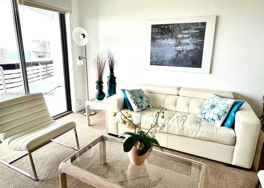 Small Image of 3530 MYSTIC POINTE DR #PH-07, Aventura Number 5