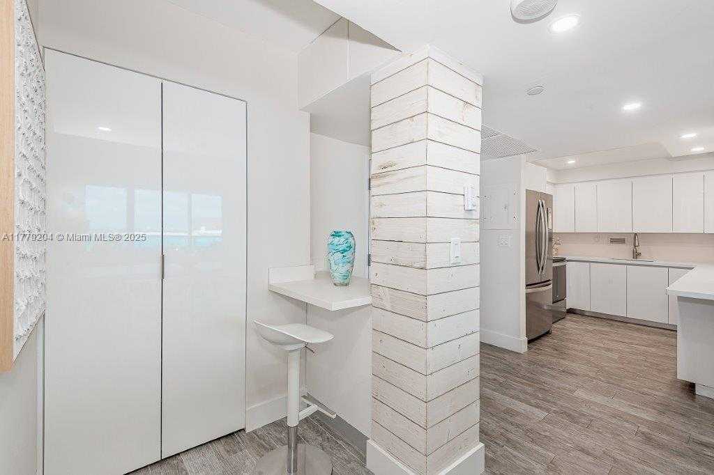 Small Image of 2301 COLLINS AVE #926, Miami Beach Number 12