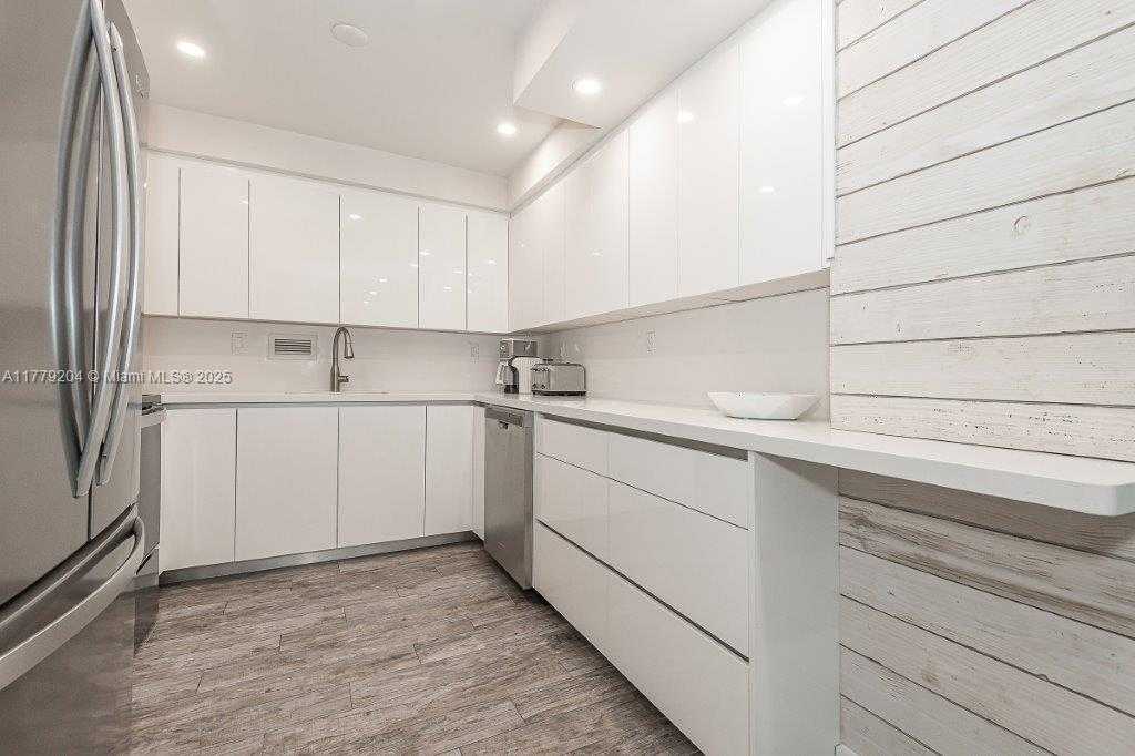 Small Image of 2301 COLLINS AVE #926, Miami Beach Number 13
