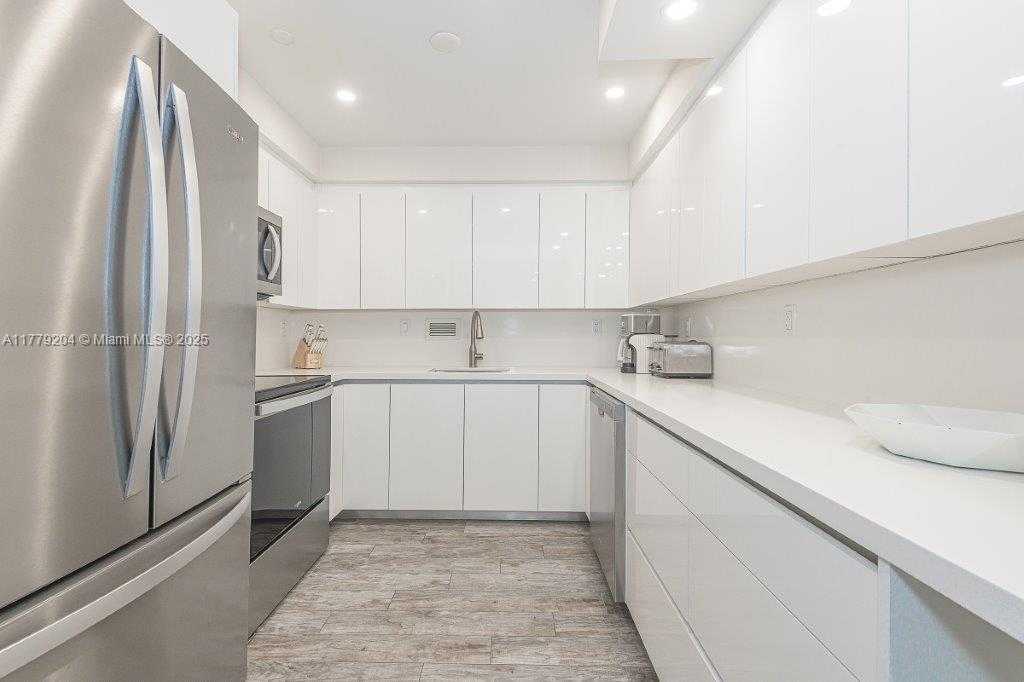 Small Image of 2301 COLLINS AVE #926, Miami Beach Number 14
