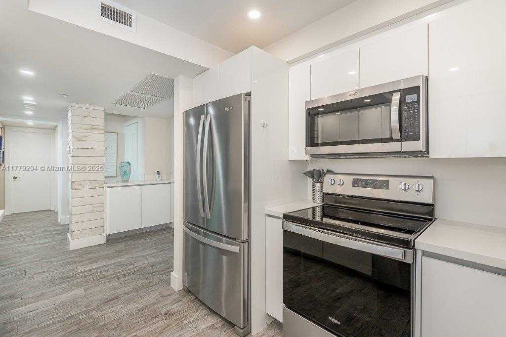Small Image of 2301 COLLINS AVE #926, Miami Beach Number 15