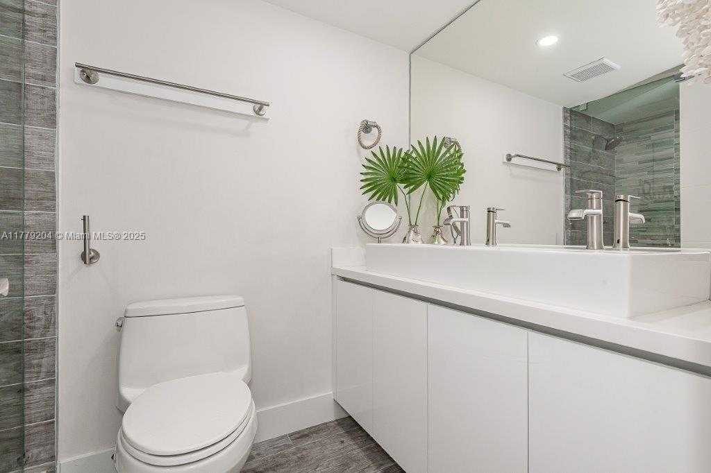 Small Image of 2301 COLLINS AVE #926, Miami Beach Number 21