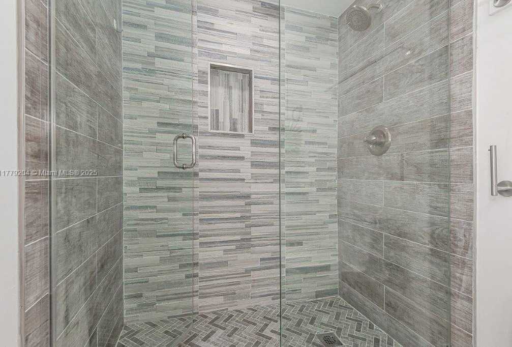 Small Image of 2301 COLLINS AVE #926, Miami Beach Number 22
