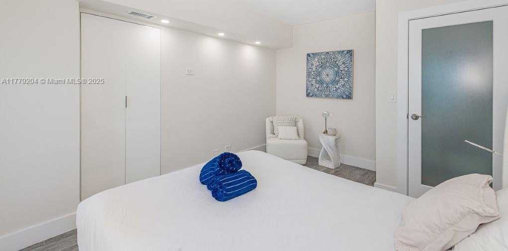 Small Image of 2301 COLLINS AVE #926, Miami Beach Number 25