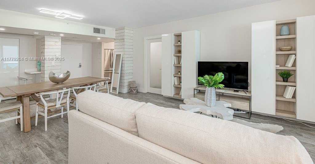 Small Image of 2301 COLLINS AVE #926, Miami Beach Number 9