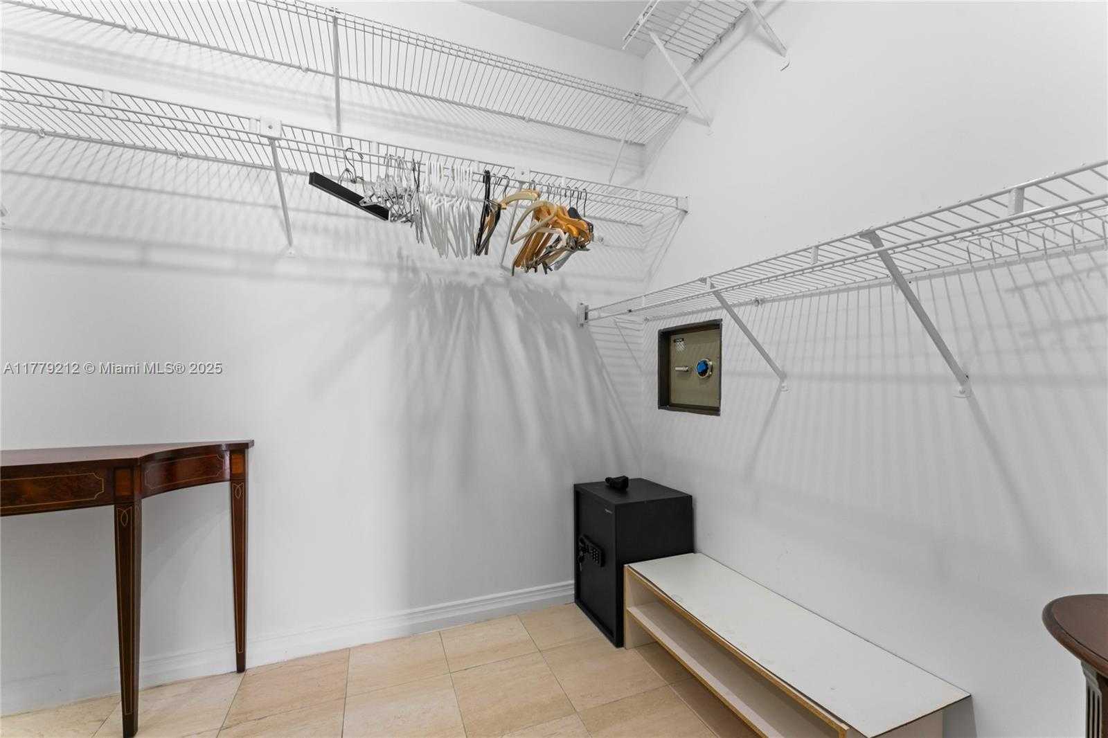 Small Image of 19112 FISHER ISLAND DR #19112, Miami Beach Number 14