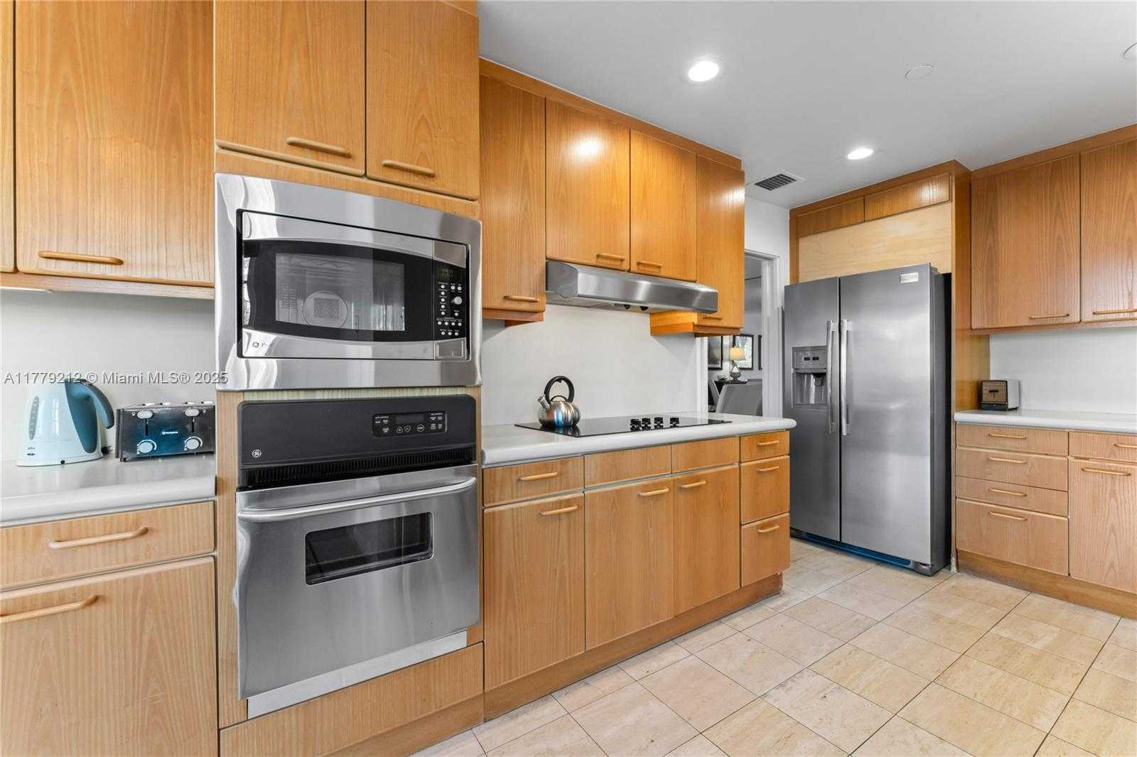 Small Image of 19112 FISHER ISLAND DR #19112, Miami Beach Number 25