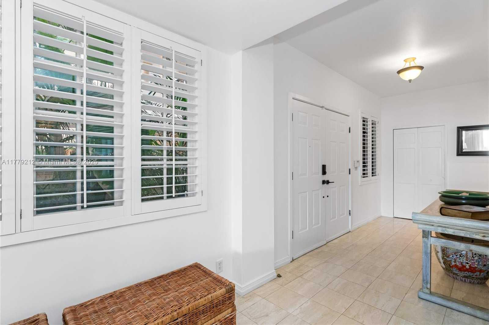 Small Image of 19112 FISHER ISLAND DR #19112, Miami Beach Number 31