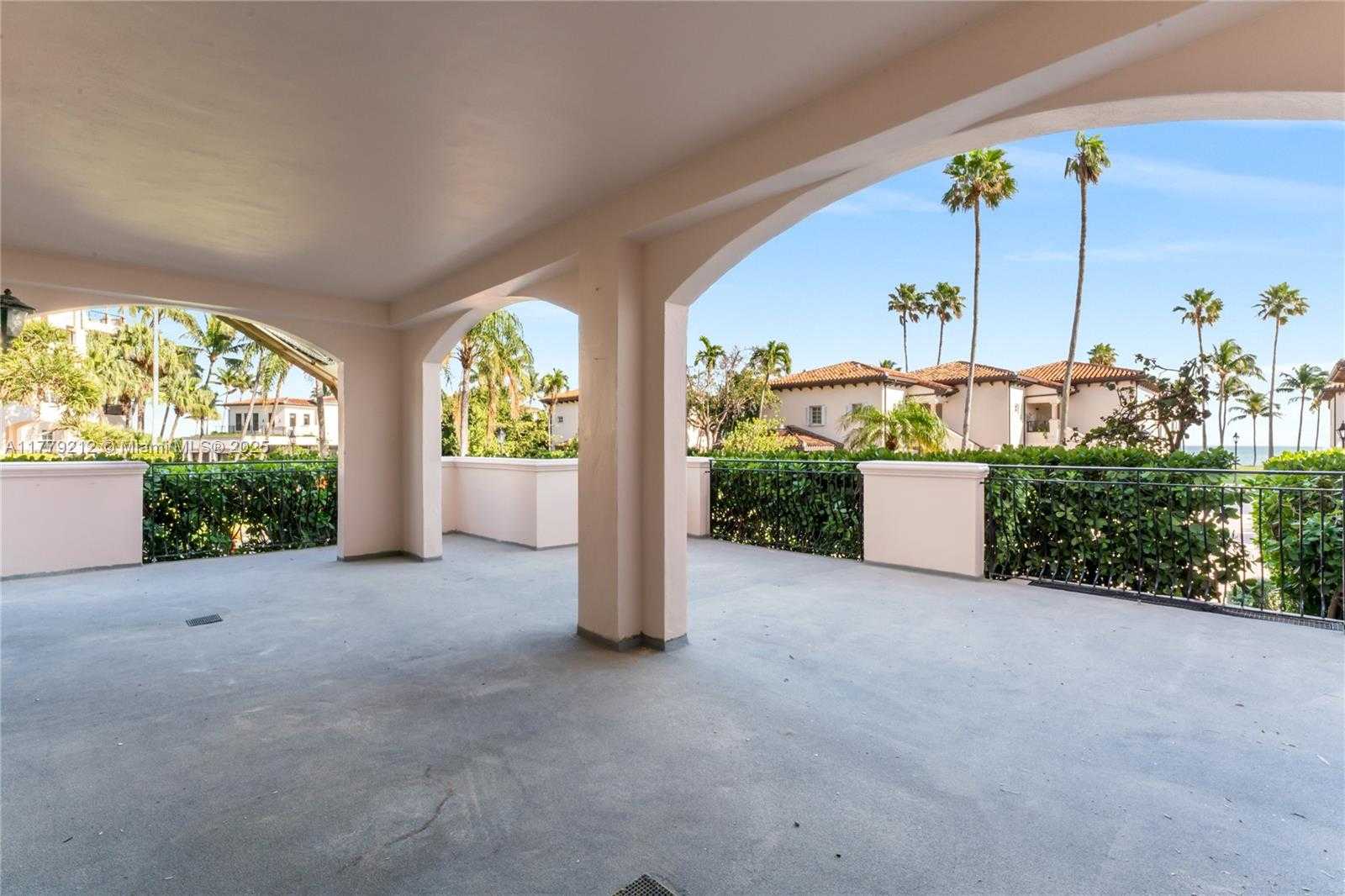 Small Image of 19112 FISHER ISLAND DR #19112, Miami Beach Number 5