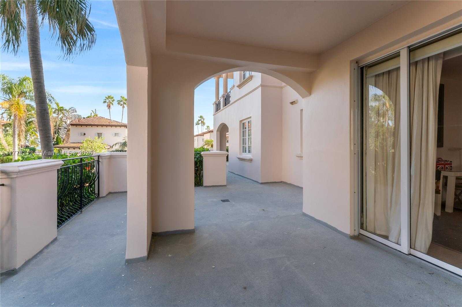 Small Image of 19112 FISHER ISLAND DR #19112, Miami Beach Number 6