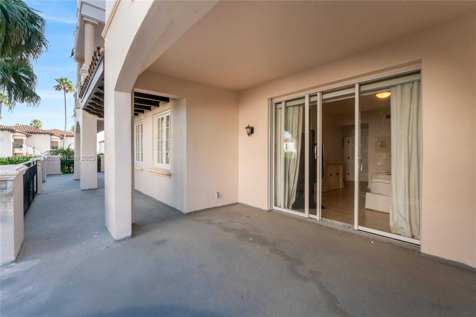 Small Image of 19112 FISHER ISLAND DR #19112, Miami Beach Number 9